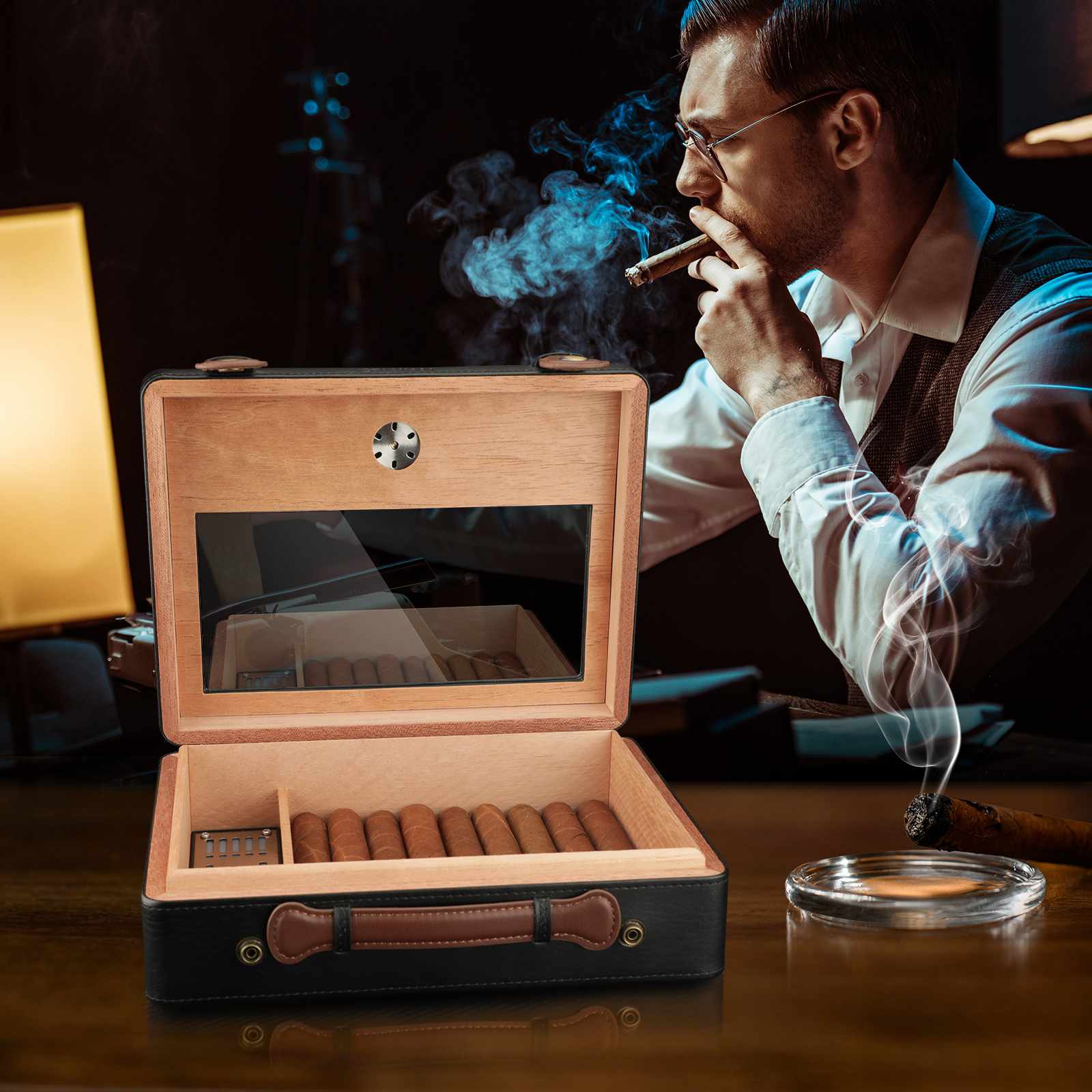 FANKAI PU Leather Travel Humidor with Hygrometer Humidifier, Glass Top  Cedar Wood Storage Cigar Case with Divider, Holds Up to 50pcs Cigars