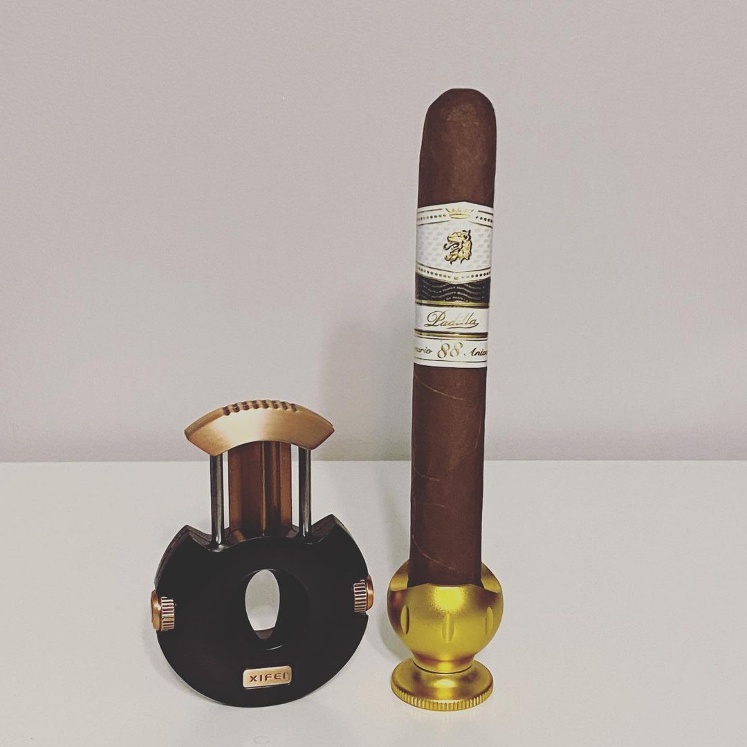XIFEI Cigar Cutter V-Cut,3 in 1 V Cutter with Cigar Punch Cigar Stand  Sharpest